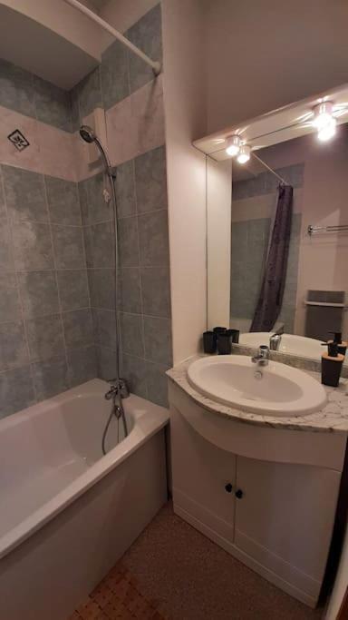 Superbe Appartement La Joue Du Loup Centre, 6 Personnes, Avec Parking Prive Ле-Деволюи Экстерьер фото